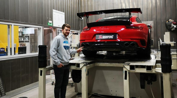 LUKA VISITS AKRAPOVIČ